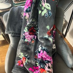 Vera Bradley Hope Blooms throw